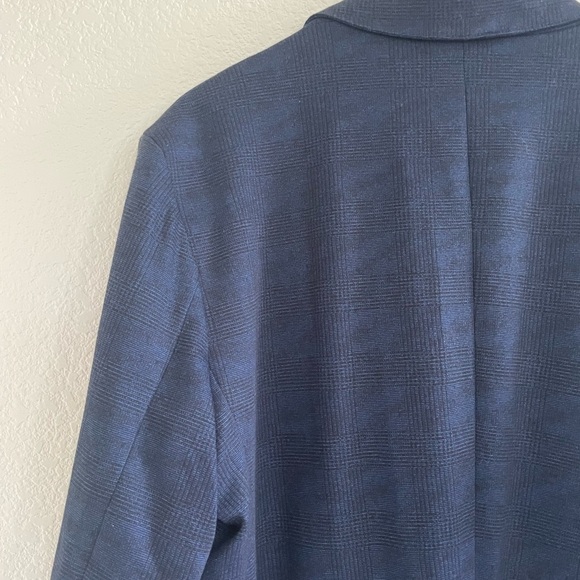 Construct |  Women’s Like new navy blazer floral lining women’s size lar… - Picture 8 of 9